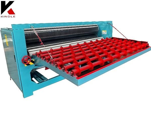 Máquina de aplicación de pegamento normal automática de alta eficiencia con transportador para madera contrachapada de fábrica