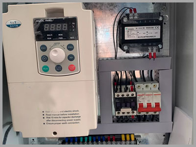 modelo de detalles de la caja de control